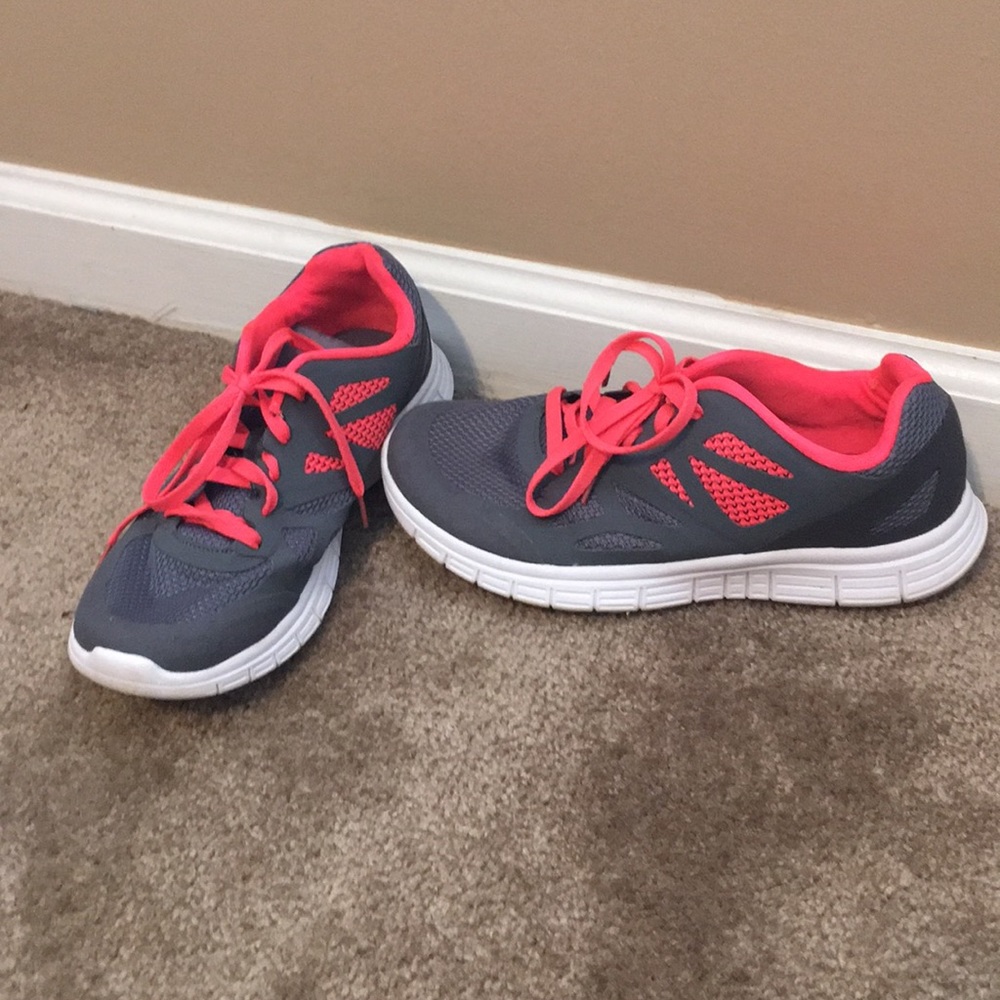 Running shoes